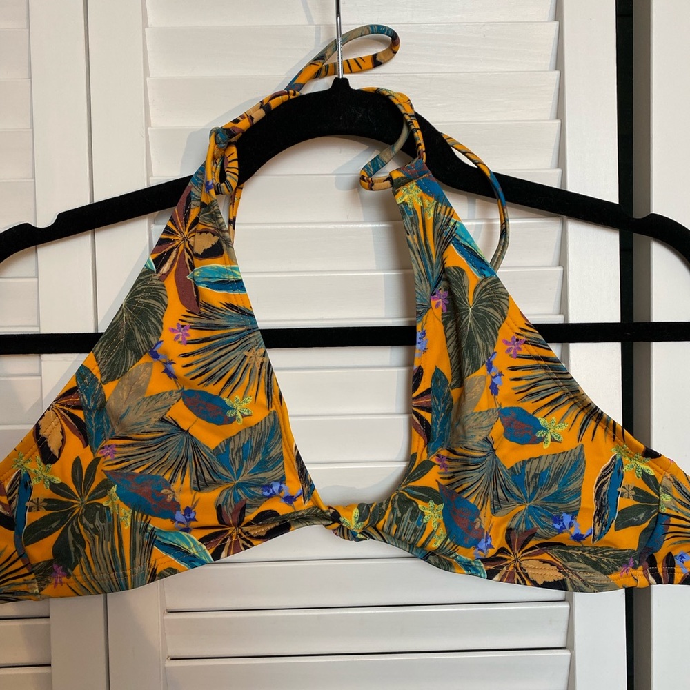 Urban Outfitters - NWOT Yellow Tropical Halter Bikini Top - M 👙